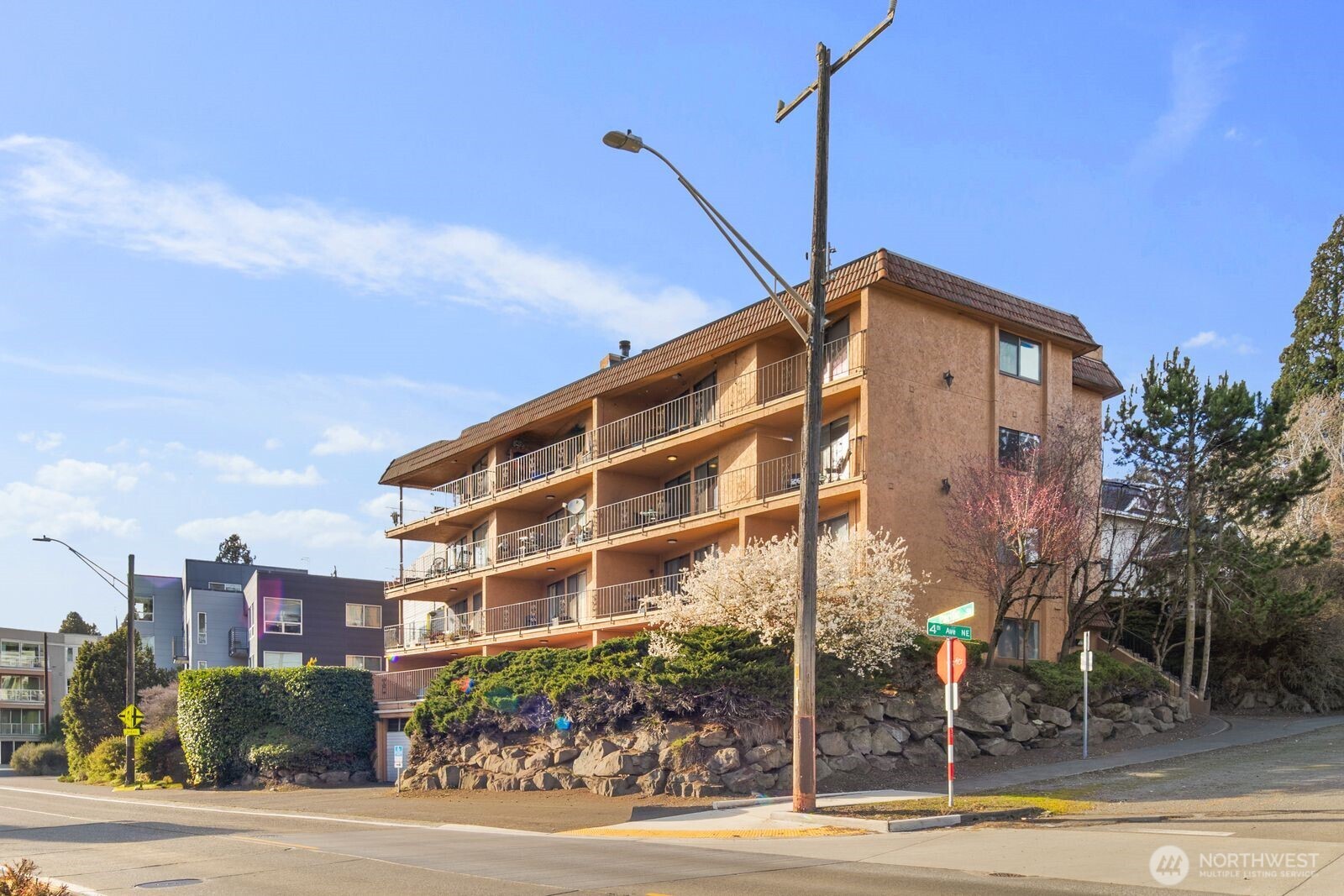3905 4th Avenue NE #301, Seattle, WA 98105
