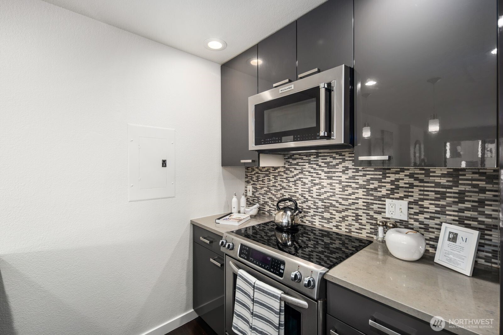 3905 4th Avenue NE #301, Seattle, WA 98105