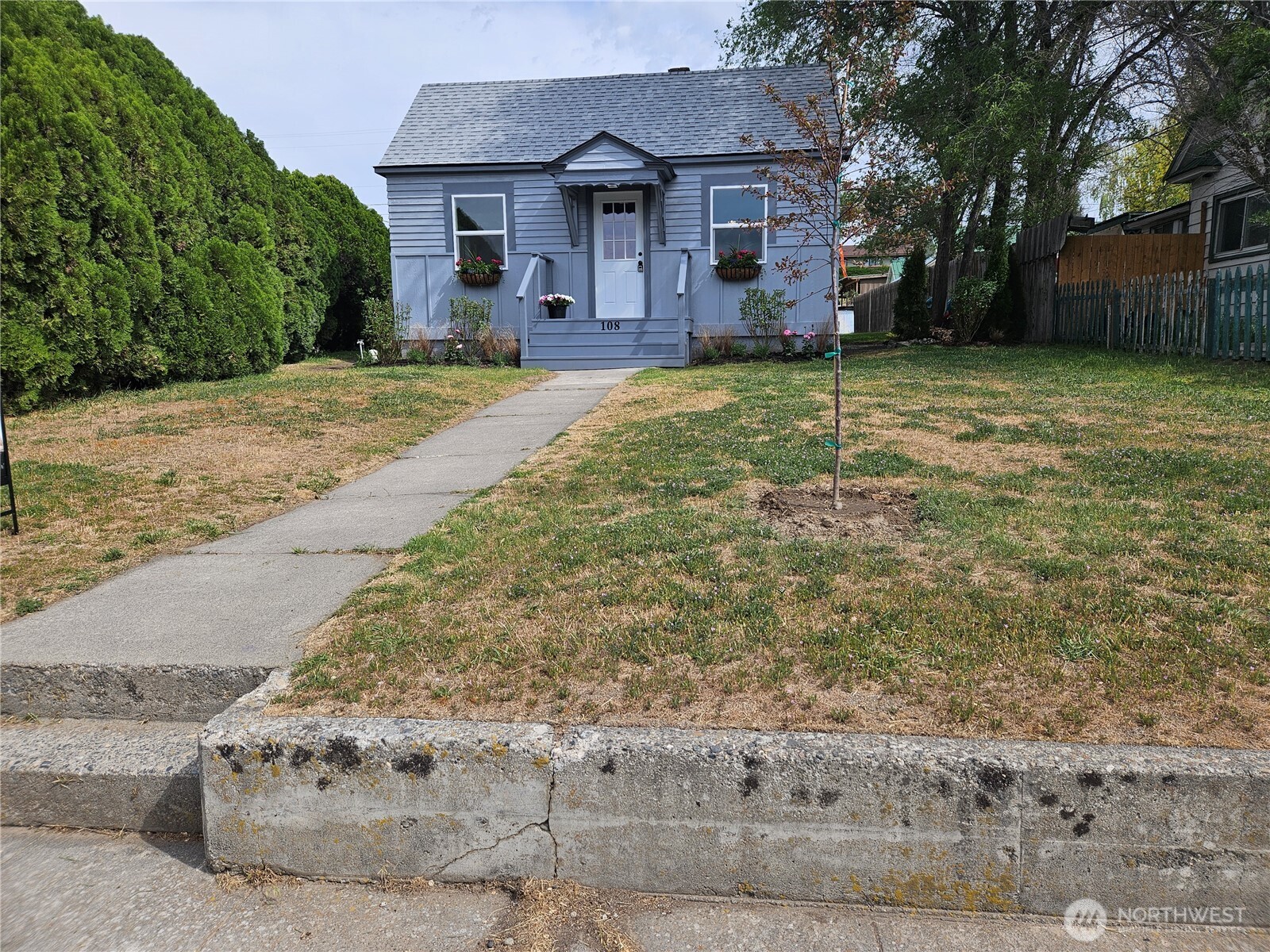 108 W 3rd Street , Lind, WA 99341