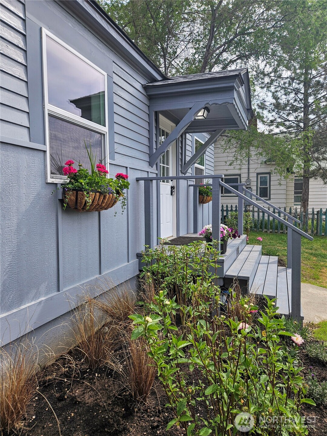 108 W 3rd Street , Lind, WA 99341