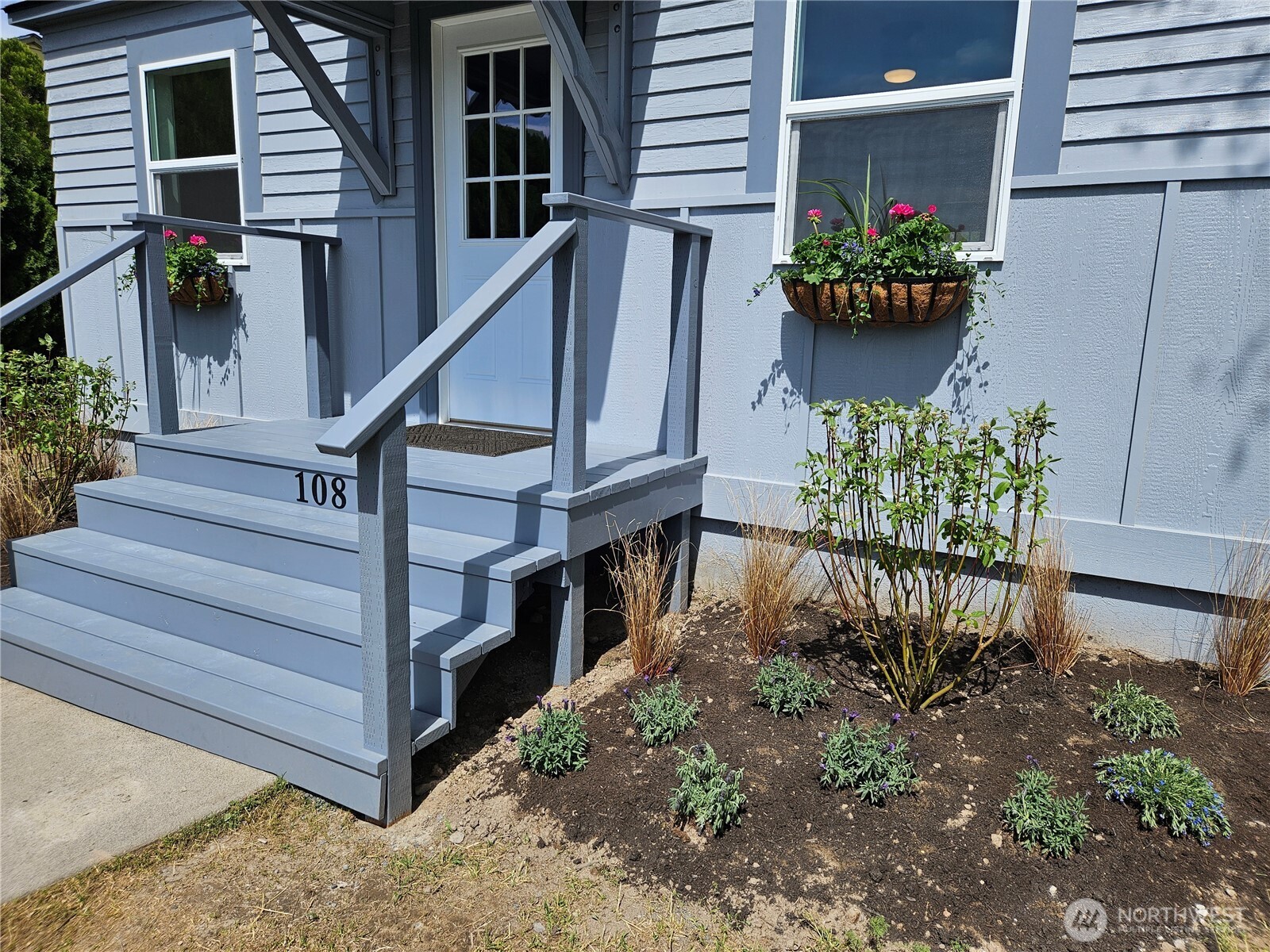 108 W 3rd Street , Lind, WA 99341