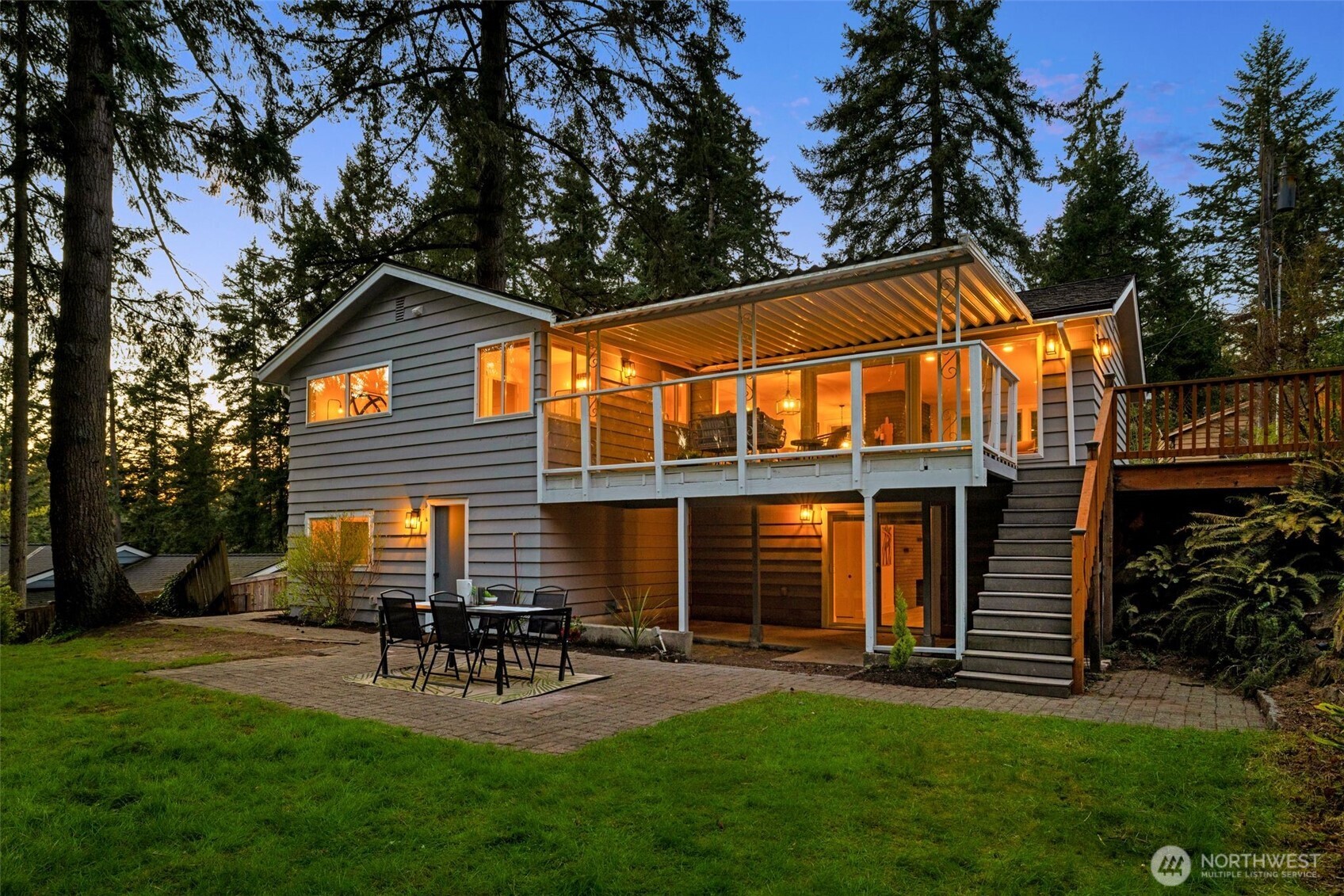 18330 47th Place NE, Lake Forest Park, WA 98155