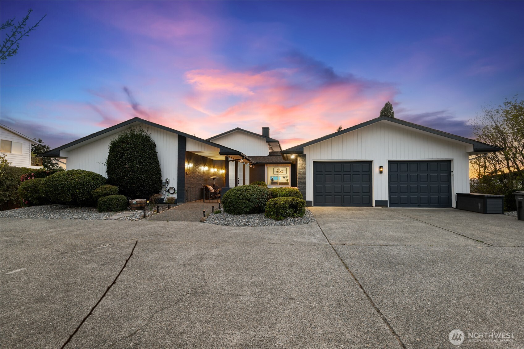 18174 Brittany Drive SW, Normandy Park, WA 98166