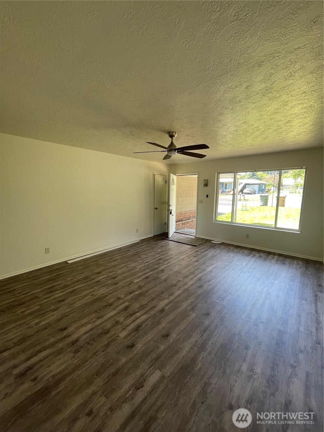 1 pacific Place #2, Longview, WA 98632