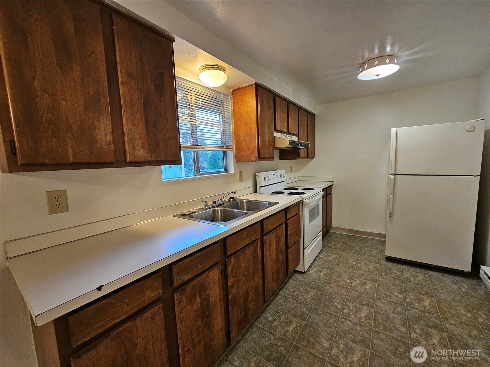 1 pacific Place #2, Longview, WA 98632