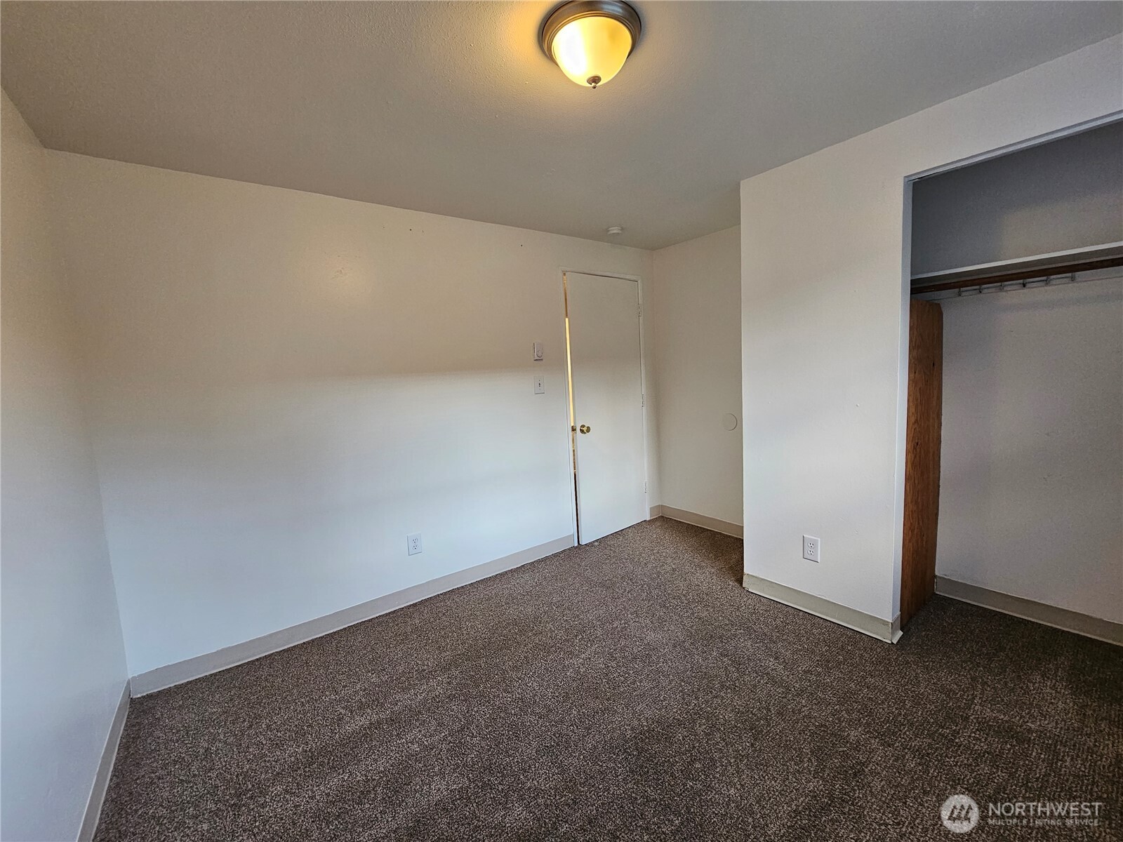 1 pacific Place #2, Longview, WA 98632