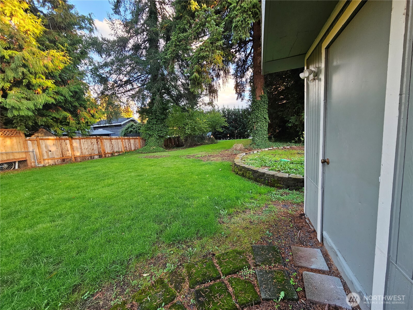 1 pacific Place #2, Longview, WA 98632