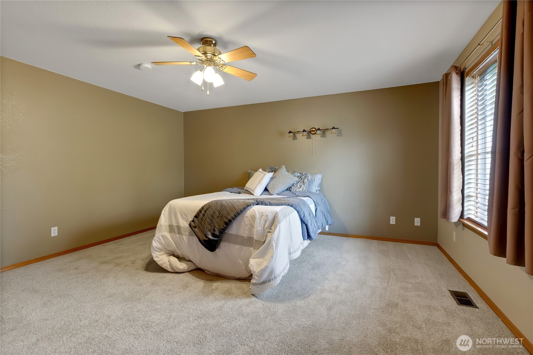 800 19th Avenue SE, Puyallup, WA 98372