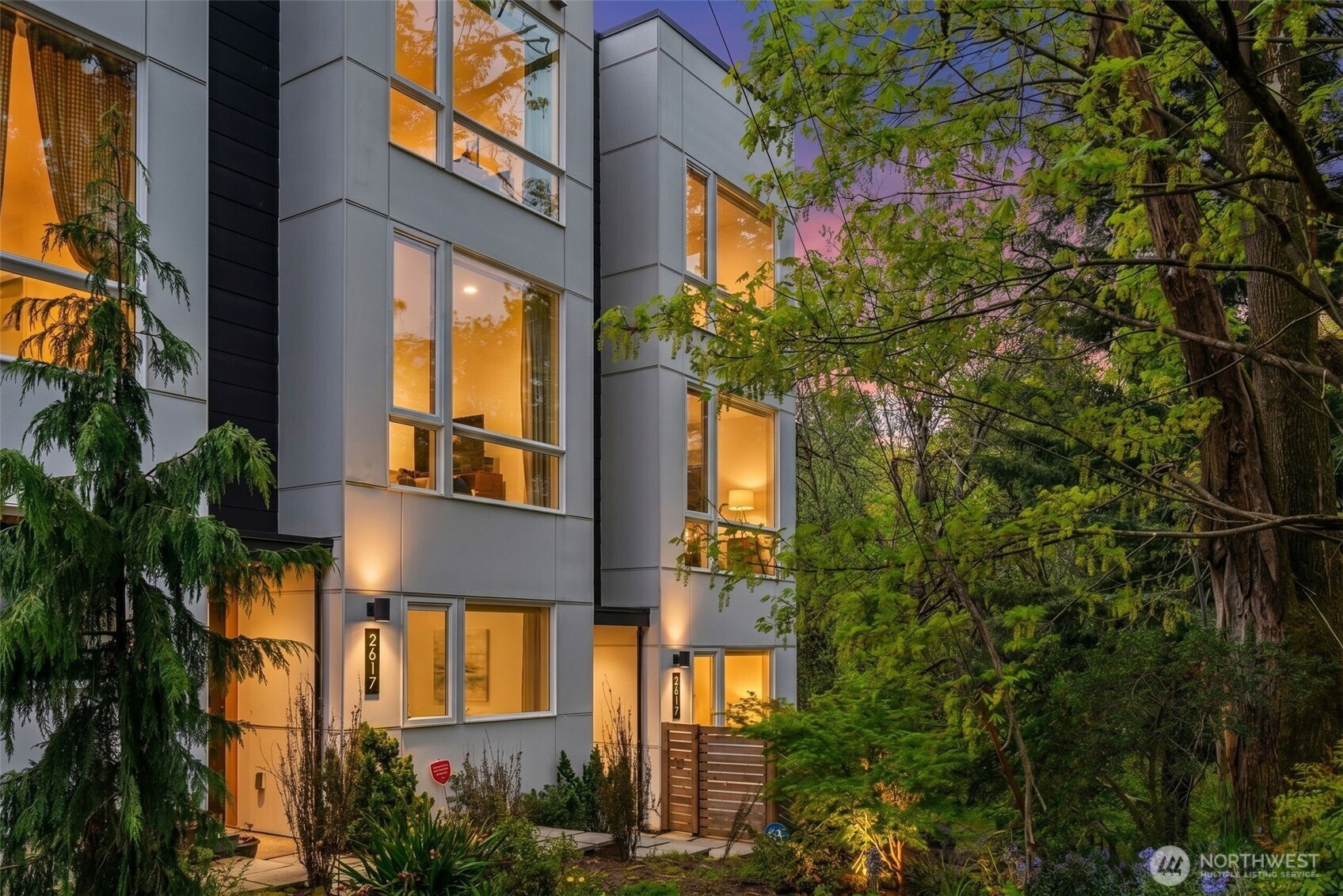 2619 SW Adams Street , Seattle, WA 98126