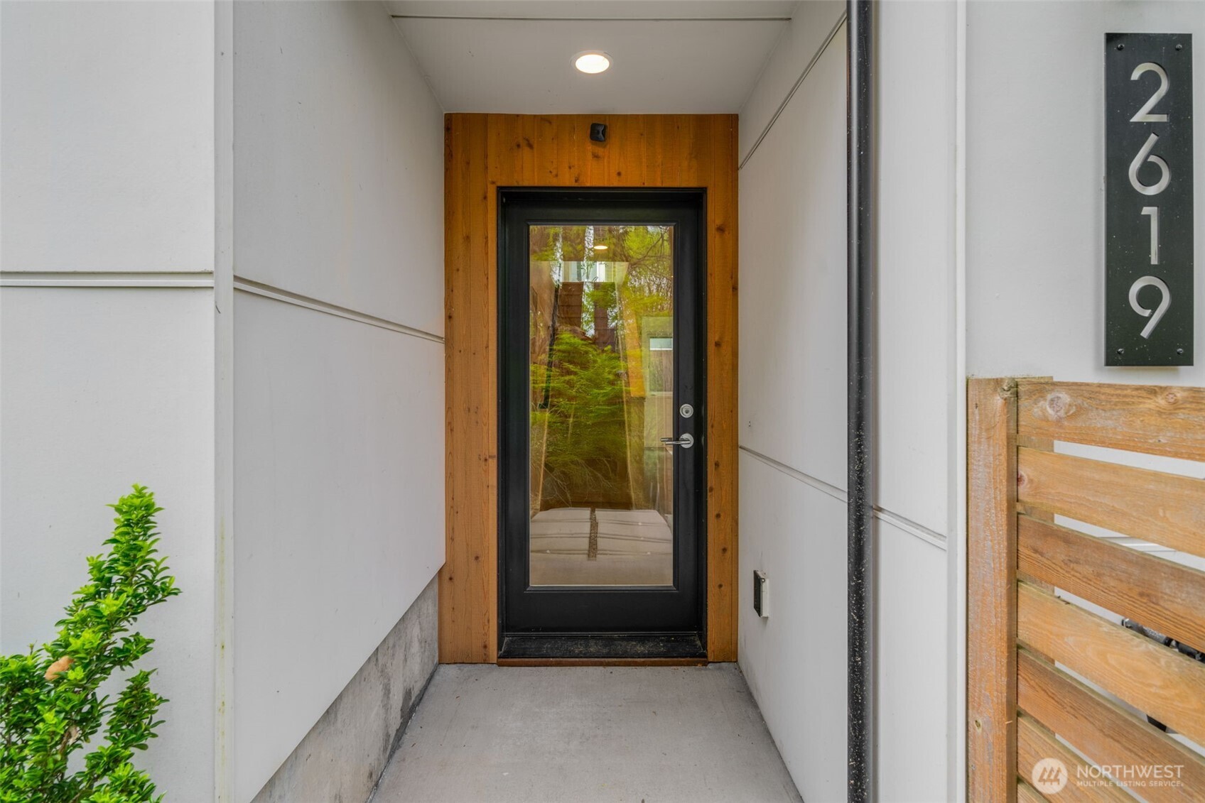 2619 SW Adams Street , Seattle, WA 98126