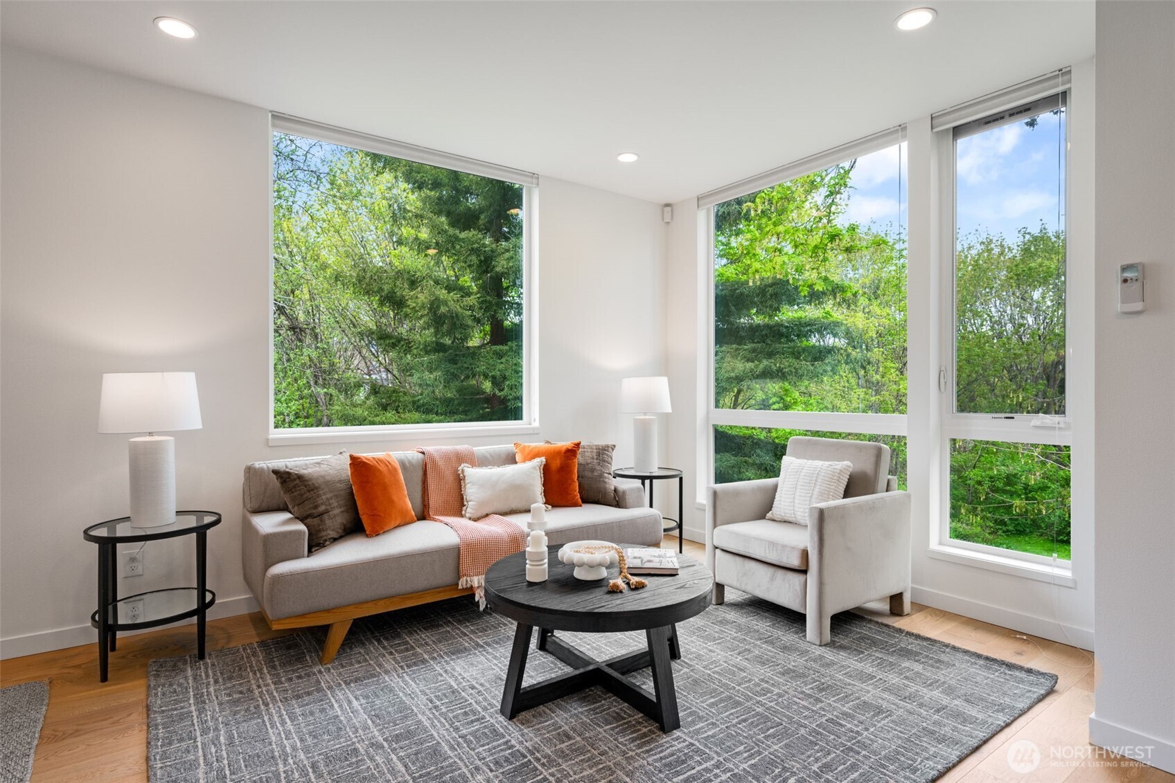 2619 SW Adams Street , Seattle, WA 98126