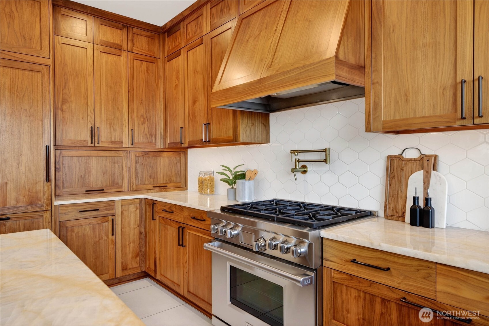 4057 SW Holgate Street , Seattle, WA 98116