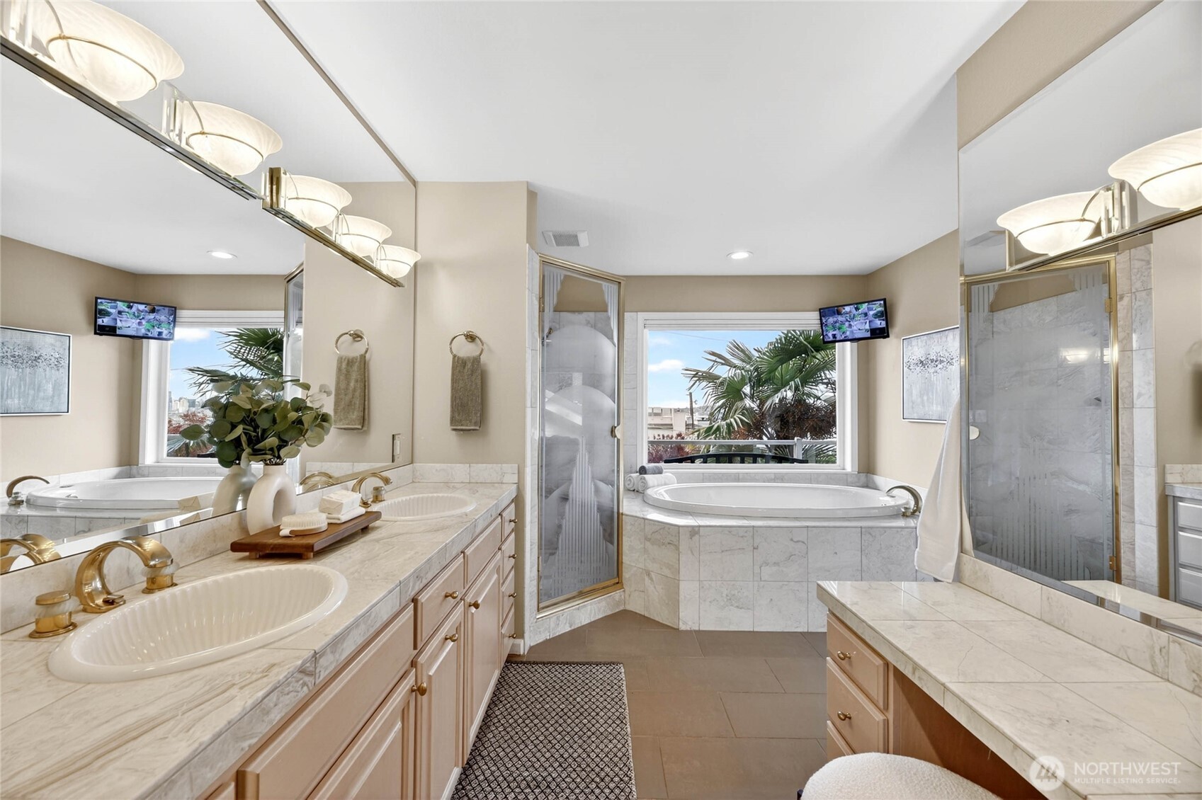 4057 SW Holgate Street , Seattle, WA 98116