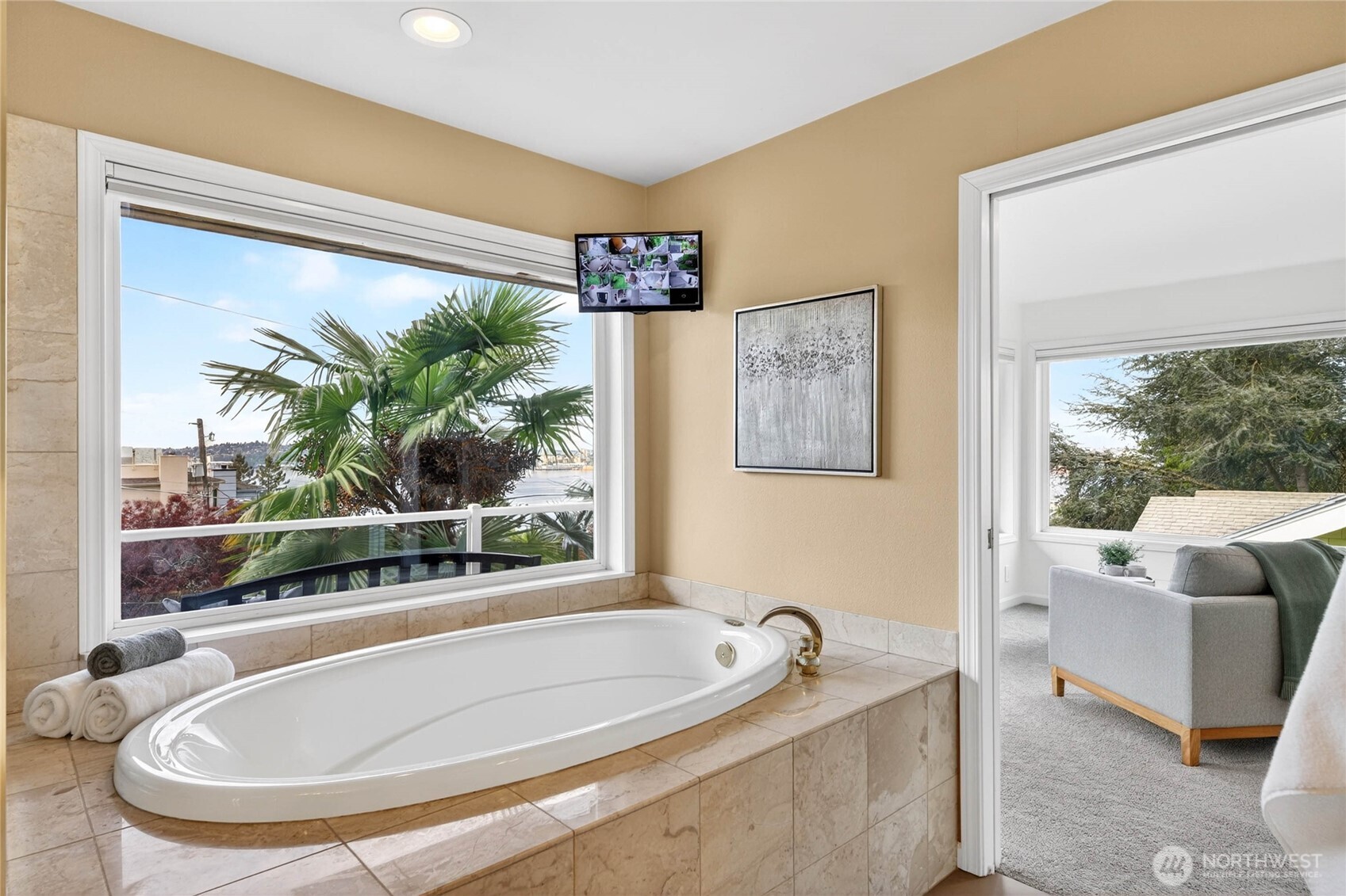 4057 SW Holgate Street , Seattle, WA 98116