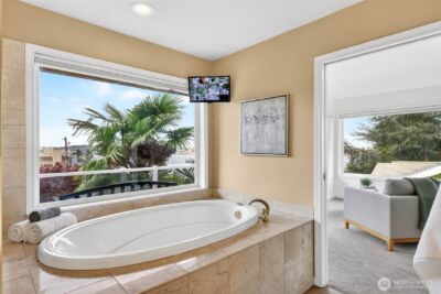 4057 SW Holgate Street , Seattle, WA 98116 - Photo 25