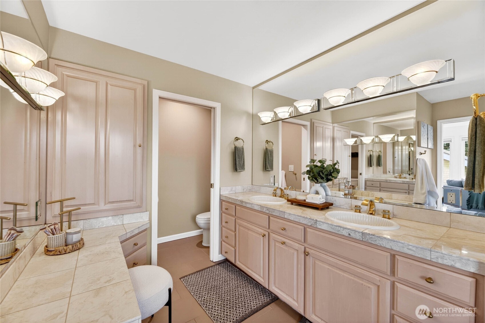 4057 SW Holgate Street , Seattle, WA 98116