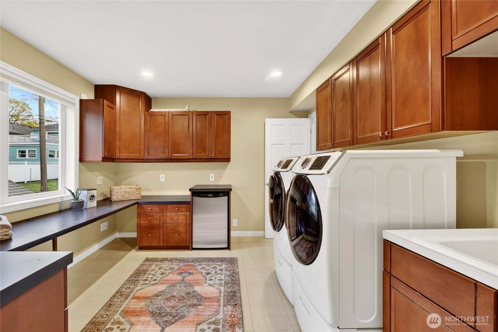 4057 SW Holgate Street , Seattle, WA 98116