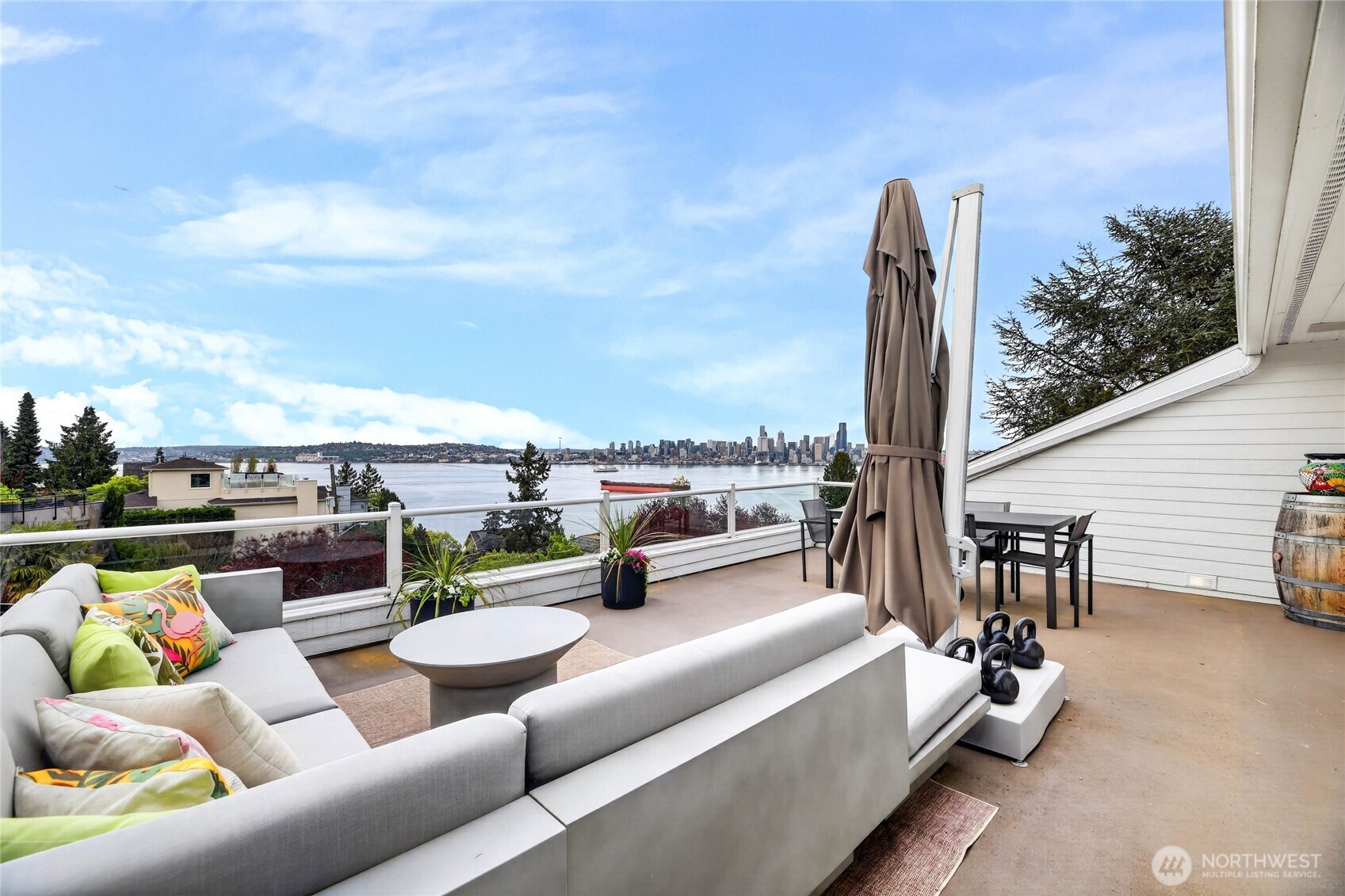 4057 SW Holgate Street , Seattle, WA 98116