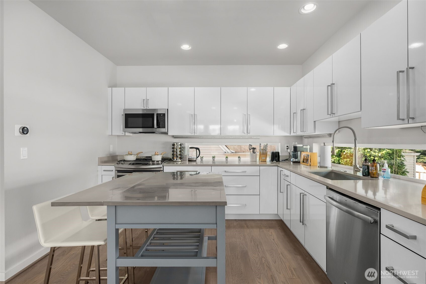 6103 14TH Avenue NW, Seattle, WA 98107