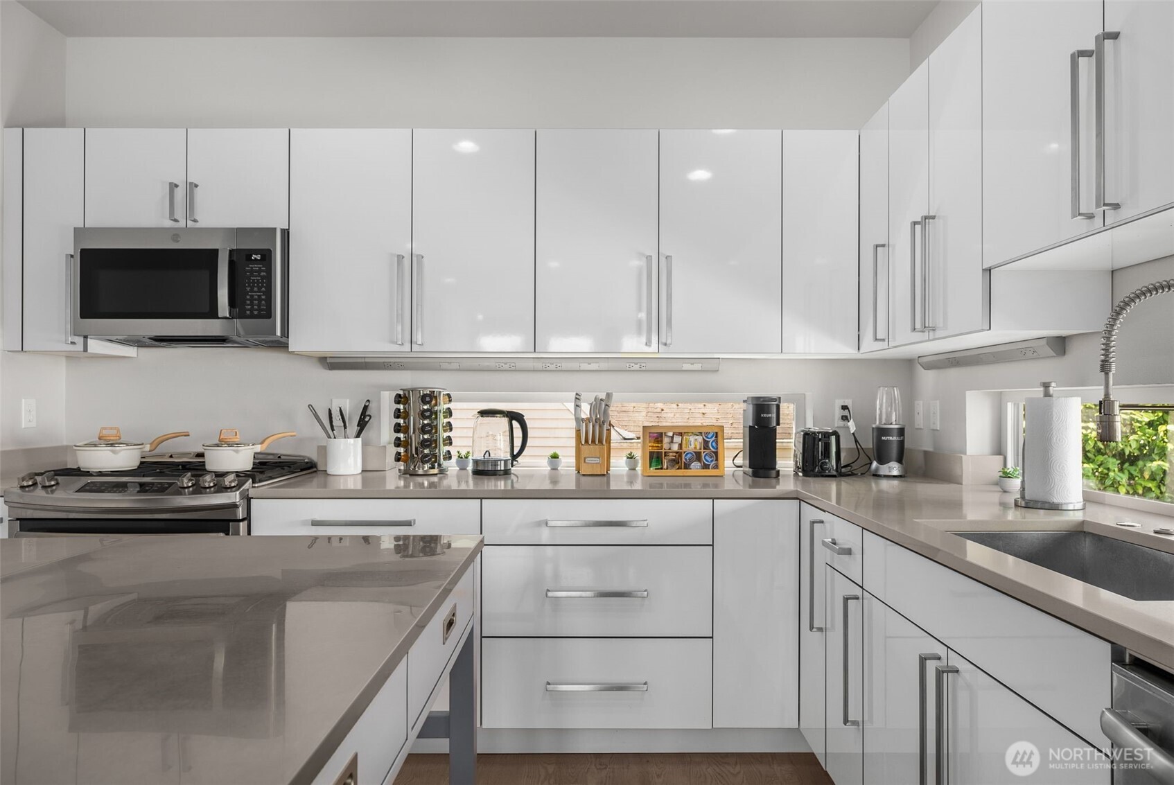 6103 14TH Avenue NW, Seattle, WA 98107