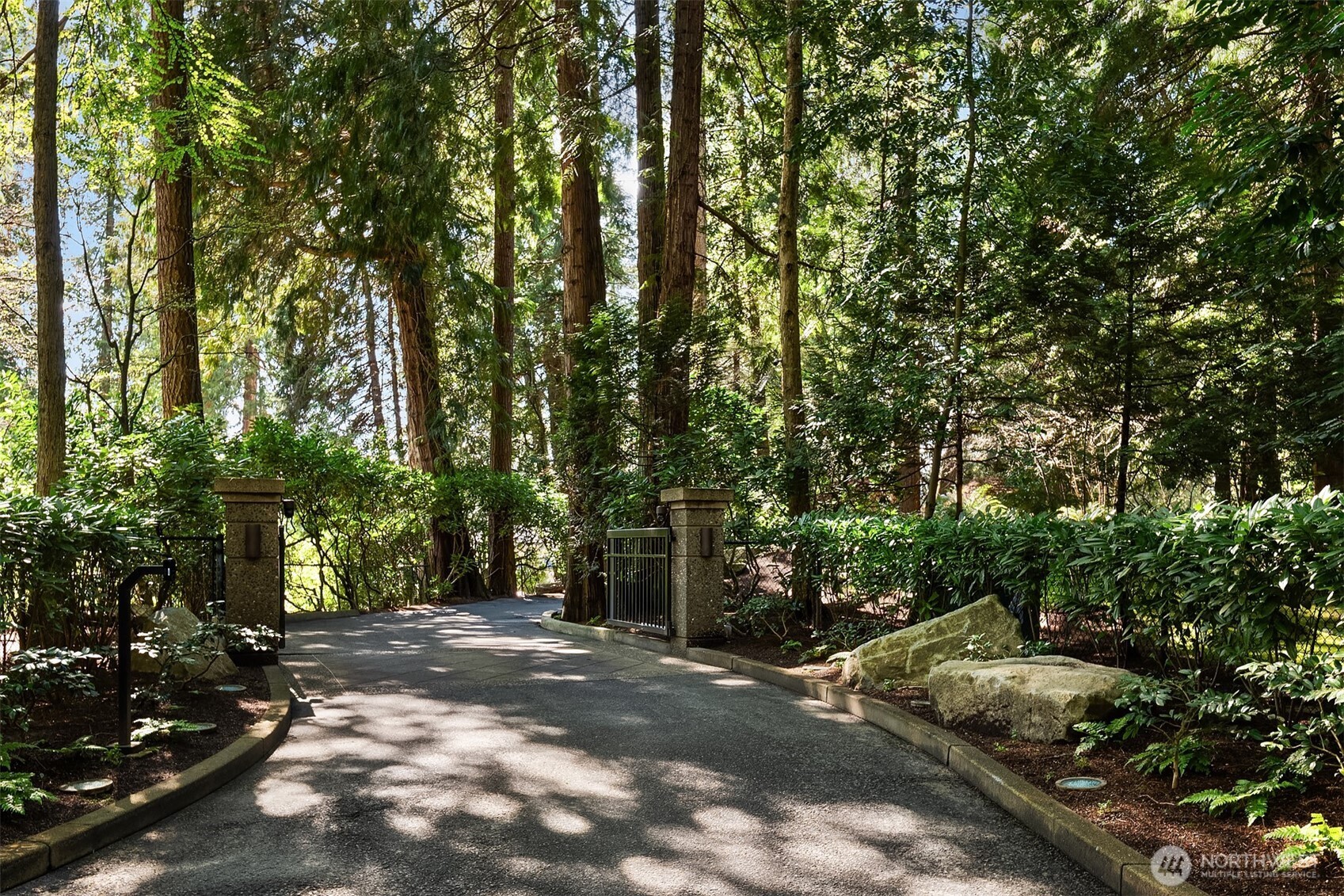 3445 Hunts Point Road , Hunts Point, WA 98004
