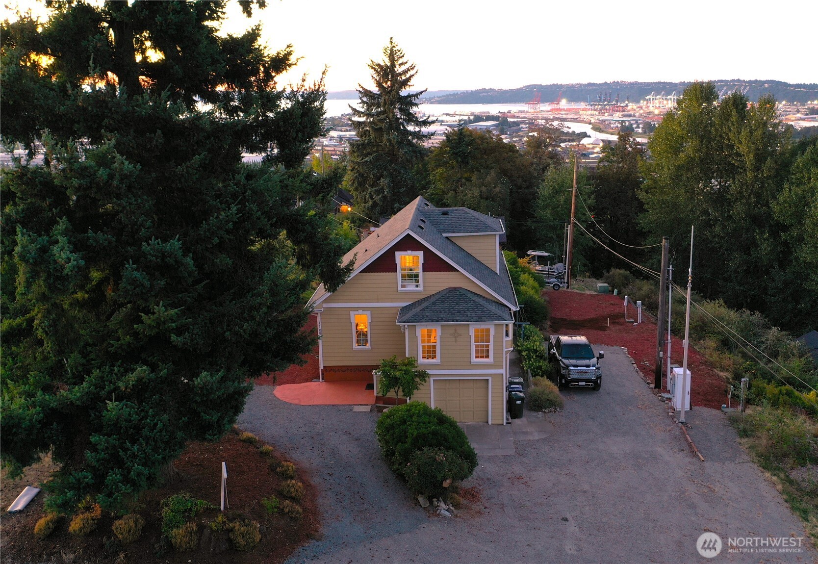 1109 E 31 Street , Tacoma, WA 98404
