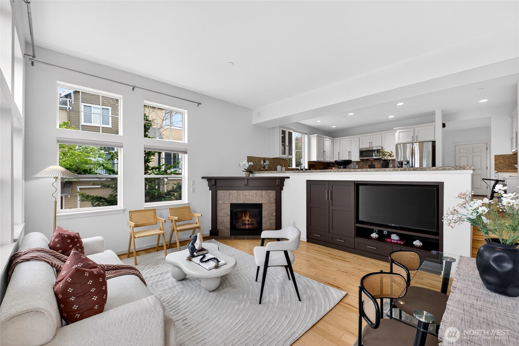 1697 NE Juneberry Street , Issaquah, WA 98029