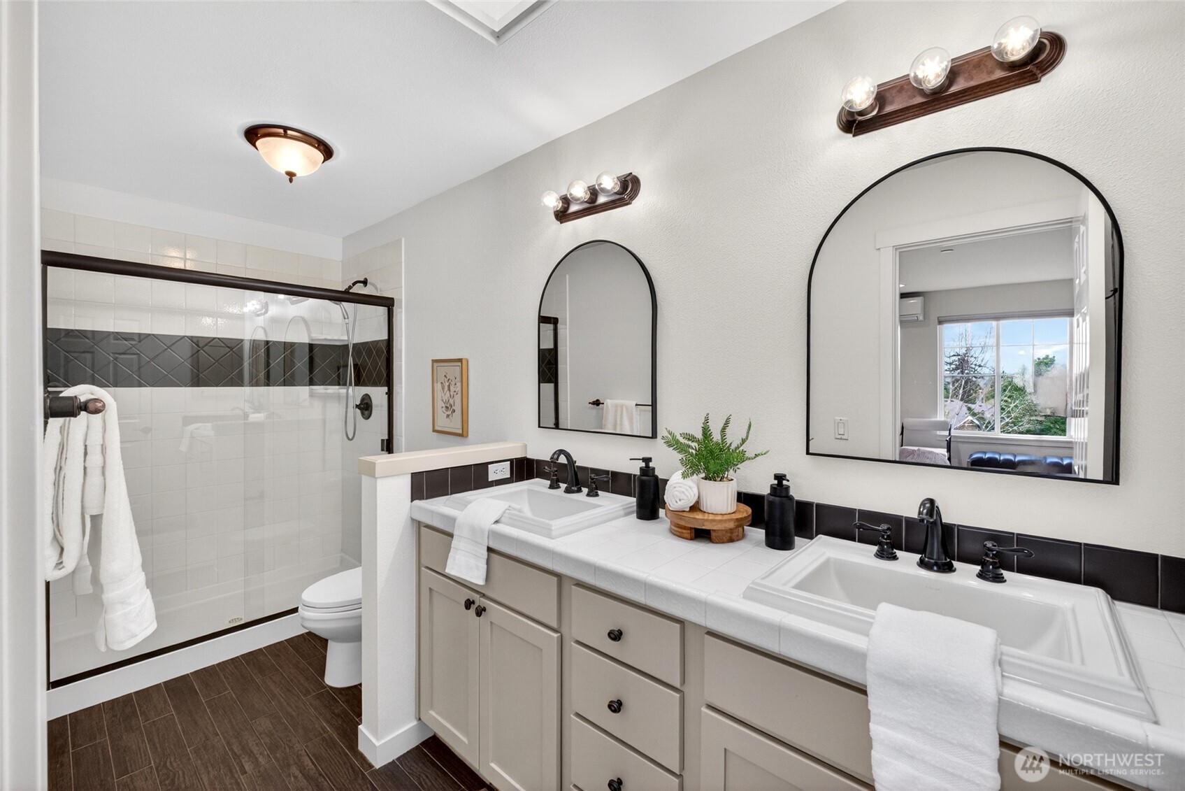1697 NE Juneberry Street , Issaquah, WA 98029