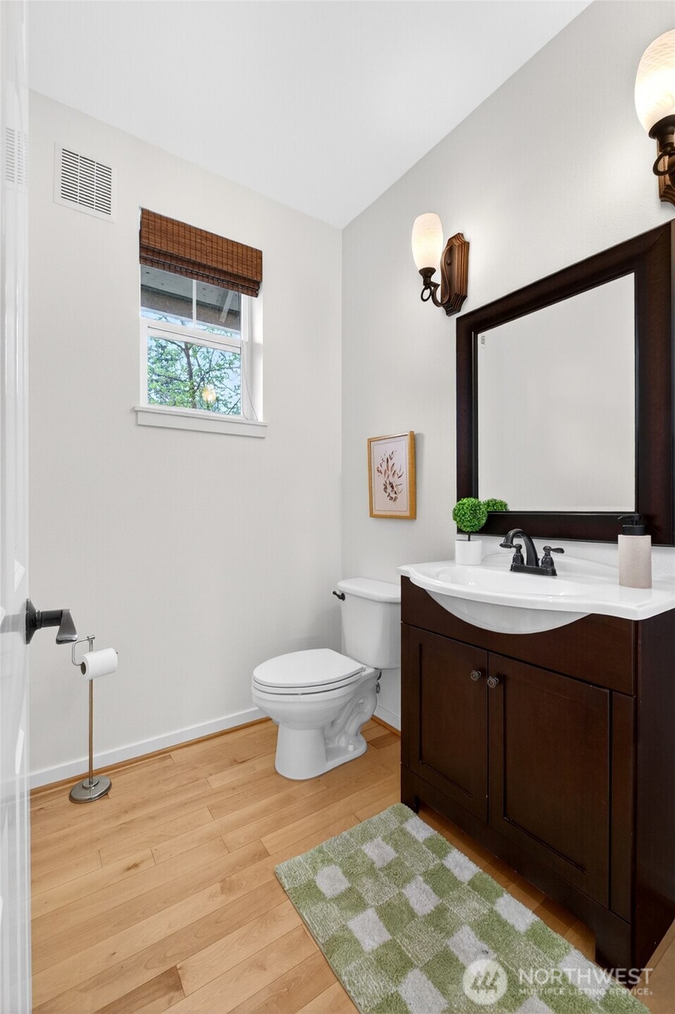 1697 NE Juneberry Street , Issaquah, WA 98029