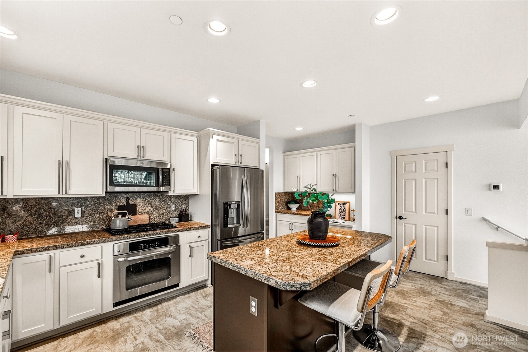1697 NE Juneberry Street , Issaquah, WA 98029