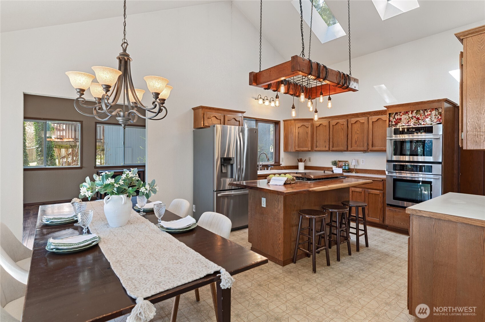 30 E Rainier Drive , Allyn, WA 98524
