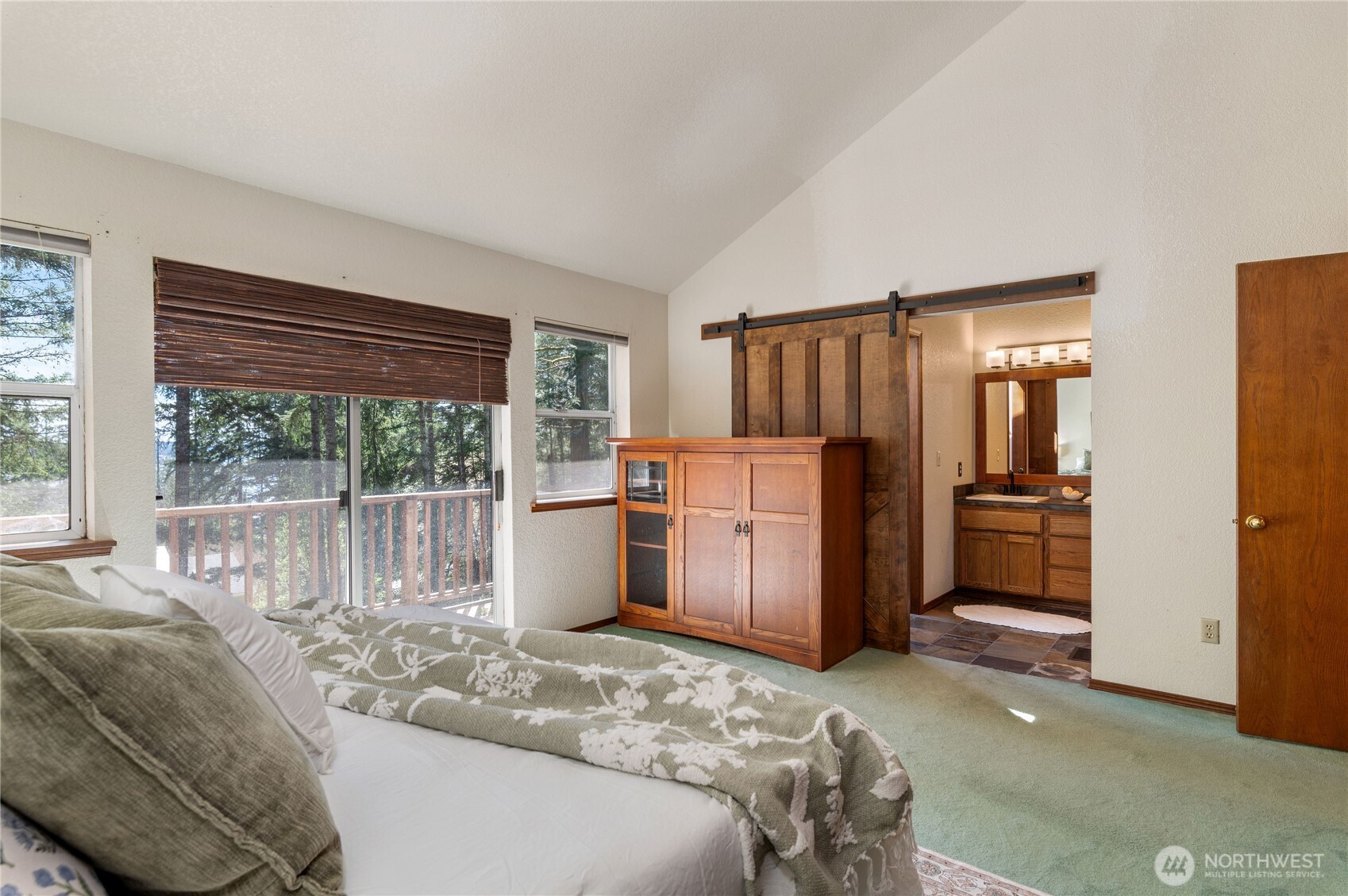 30 E Rainier Drive , Allyn, WA 98524
