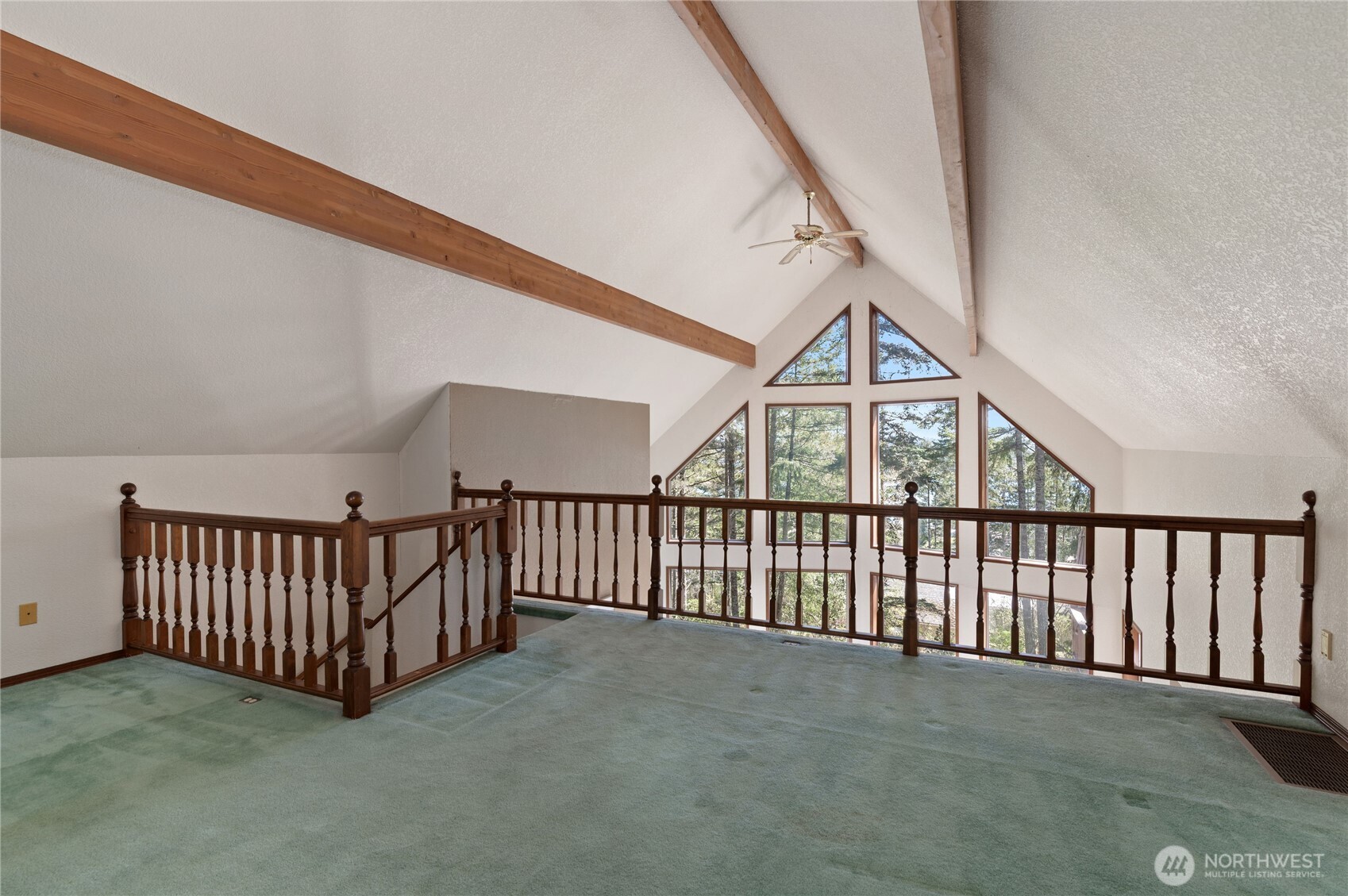30 E Rainier Drive , Allyn, WA 98524
