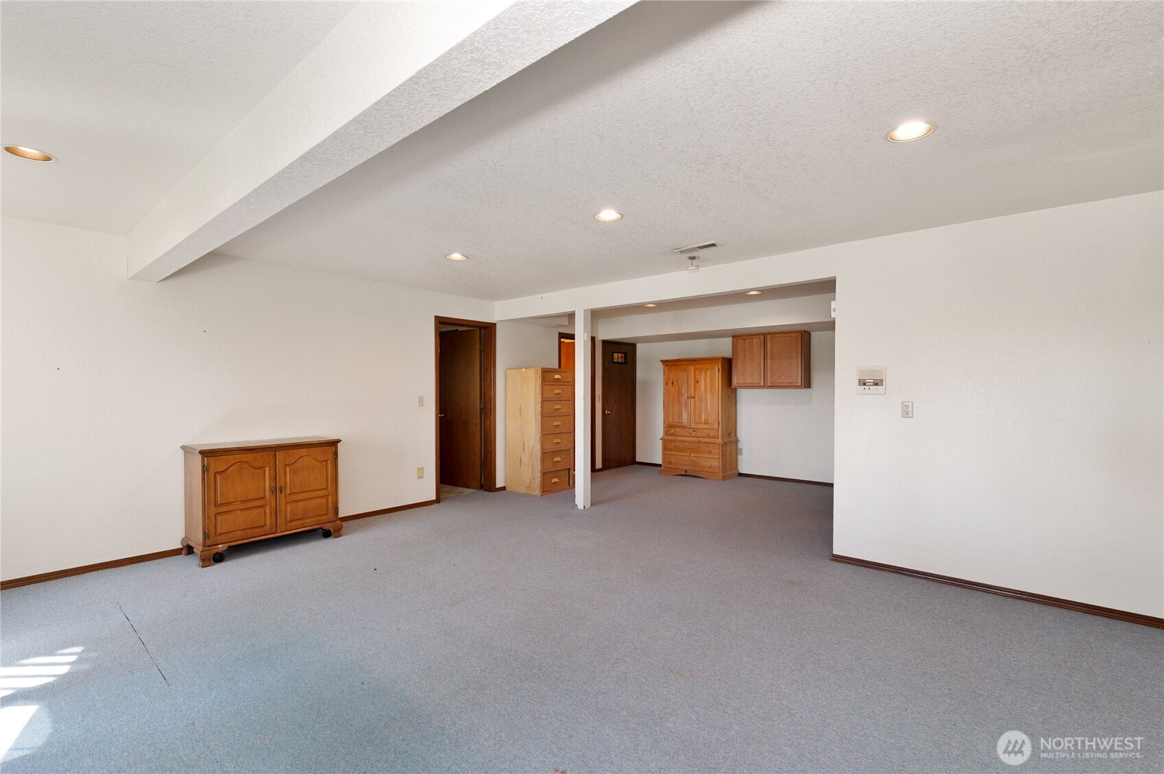 30 E Rainier Drive , Allyn, WA 98524