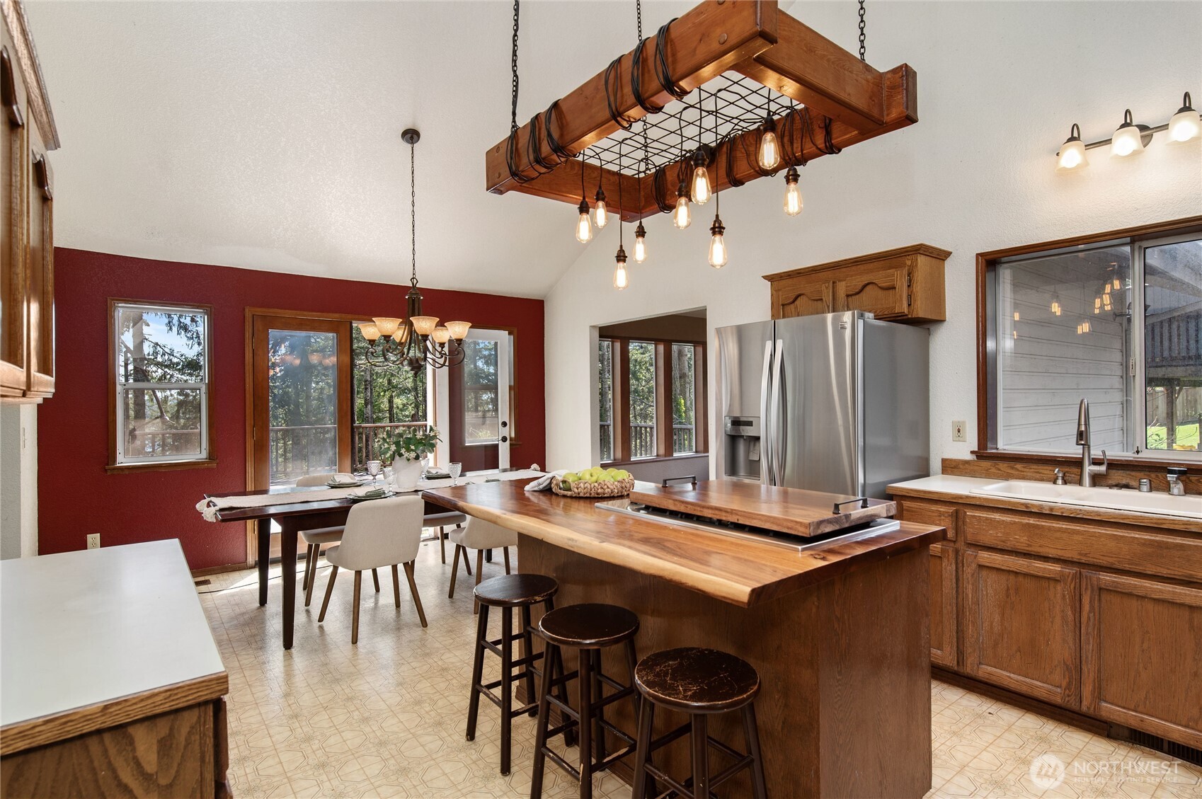 30 E Rainier Drive , Allyn, WA 98524