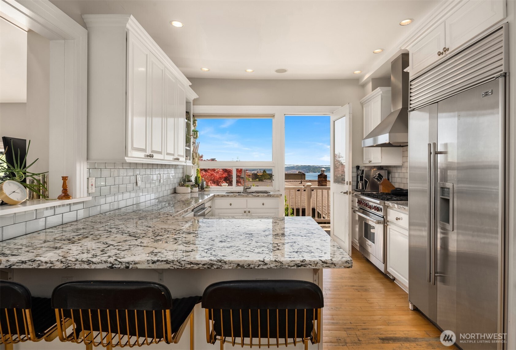 1012 2nd Avenue W, Seattle, WA 98119-3515
