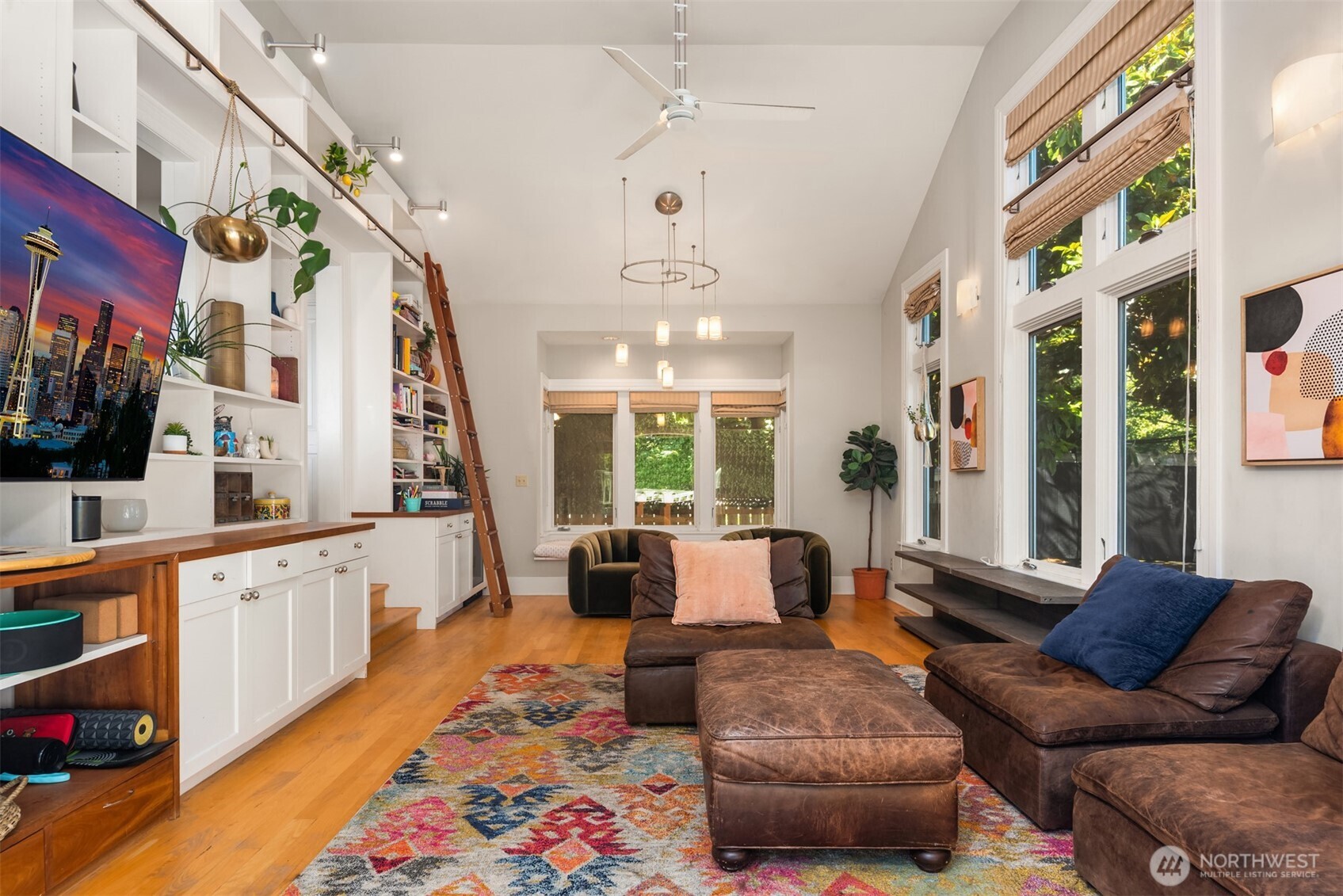 1012 2nd Avenue W, Seattle, WA 98119-3515