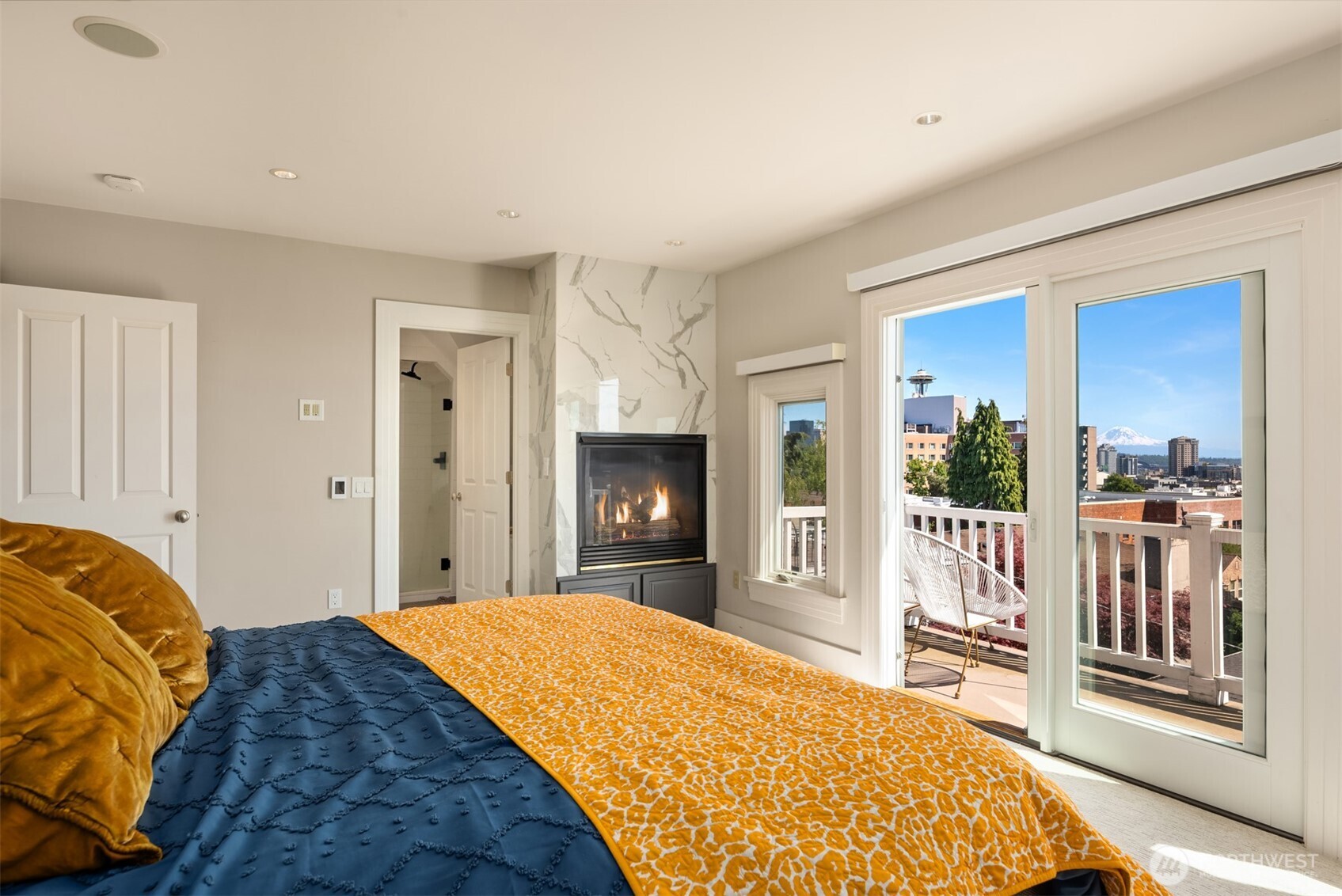 1012 2nd Avenue W, Seattle, WA 98119-3515