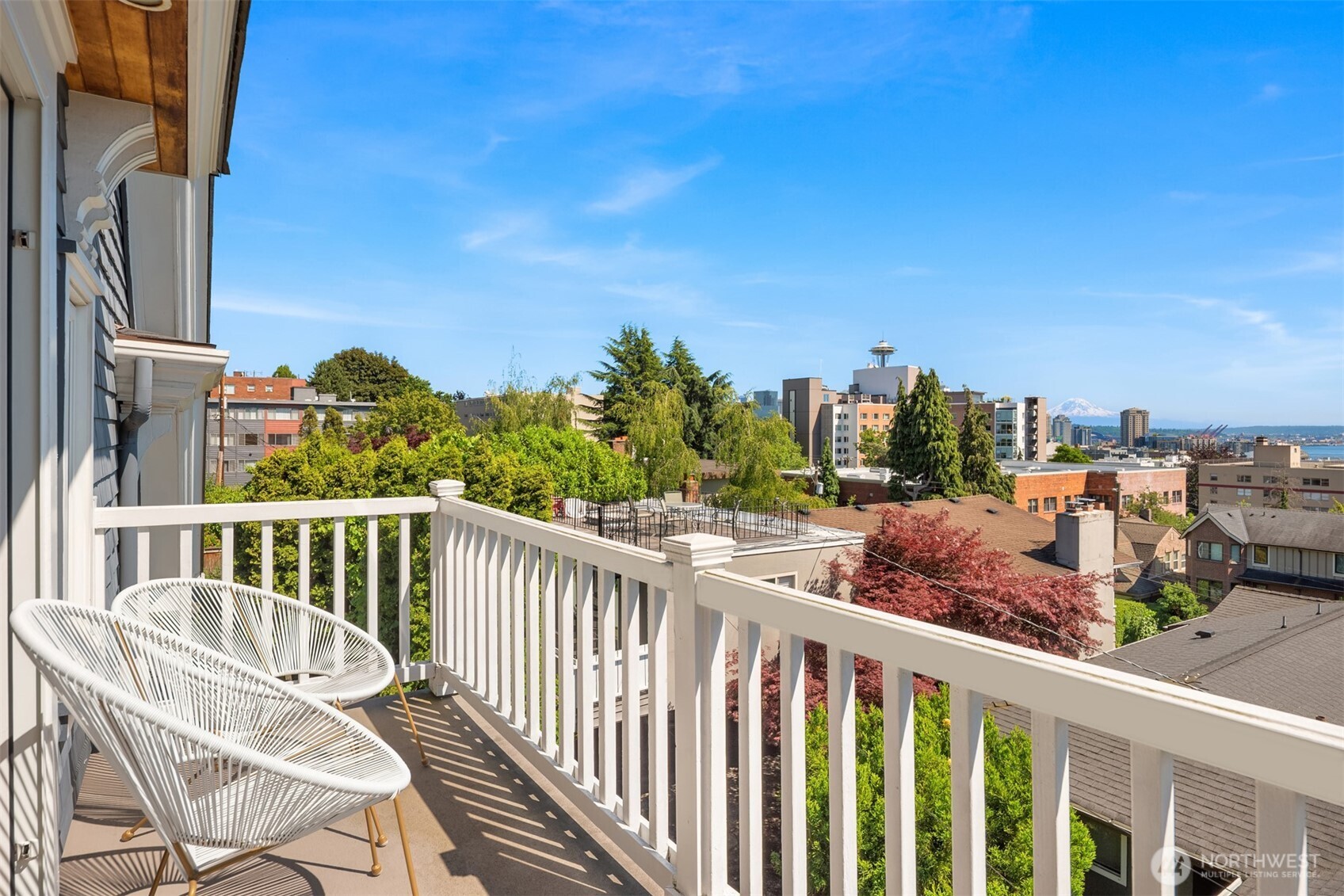 1012 2nd Avenue W, Seattle, WA 98119-3515