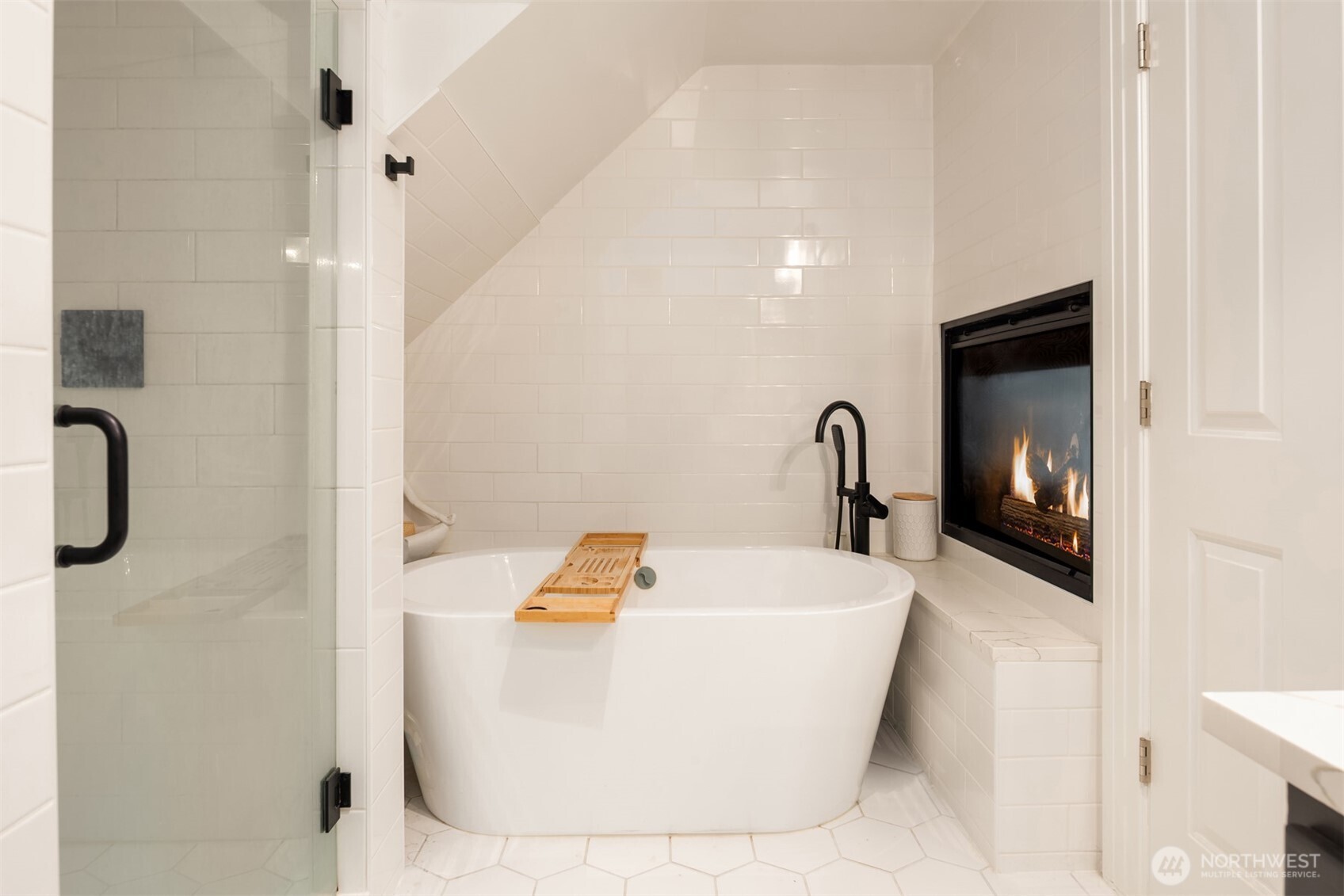1012 2nd Avenue W, Seattle, WA 98119-3515