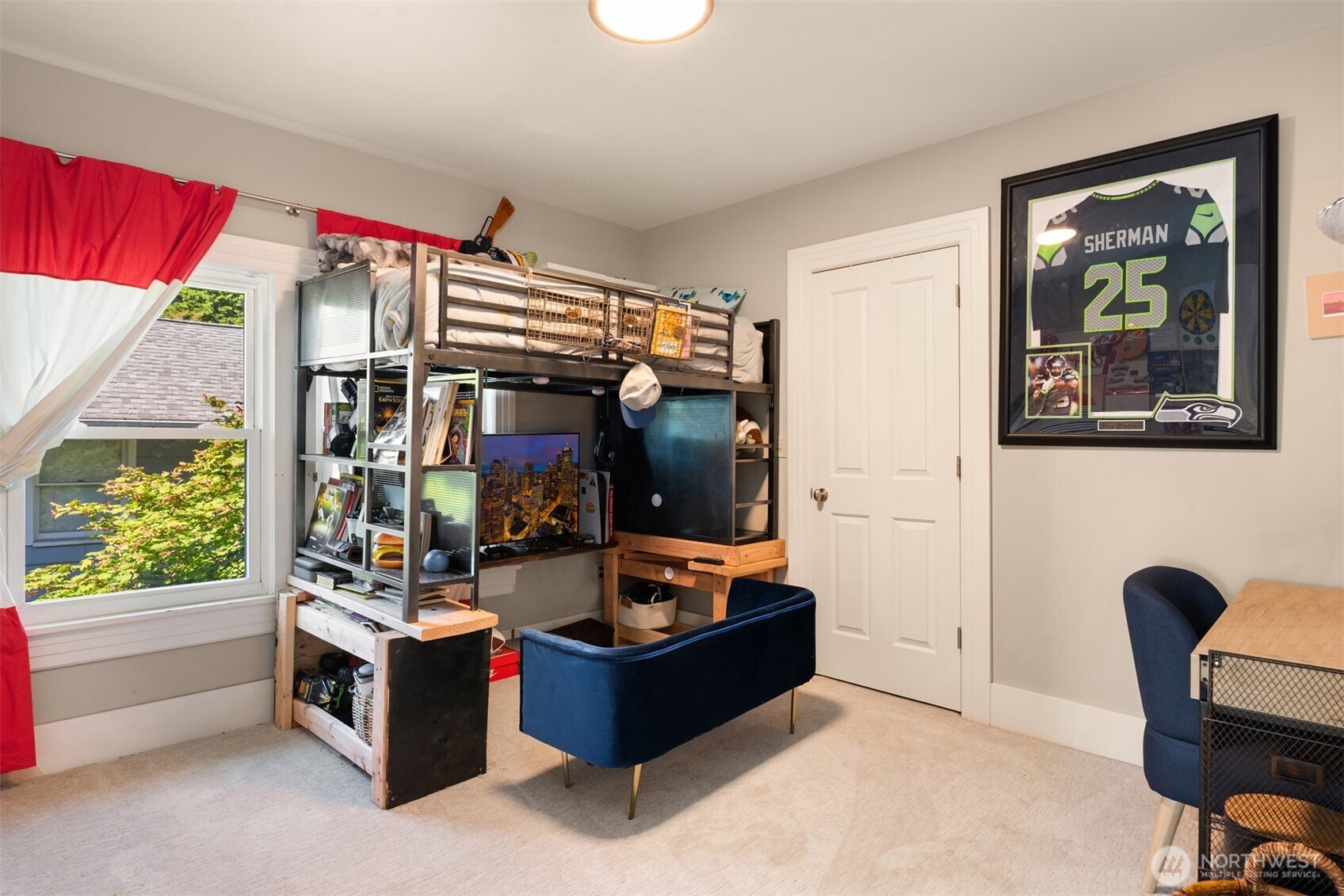 1012 2nd Avenue W, Seattle, WA 98119-3515