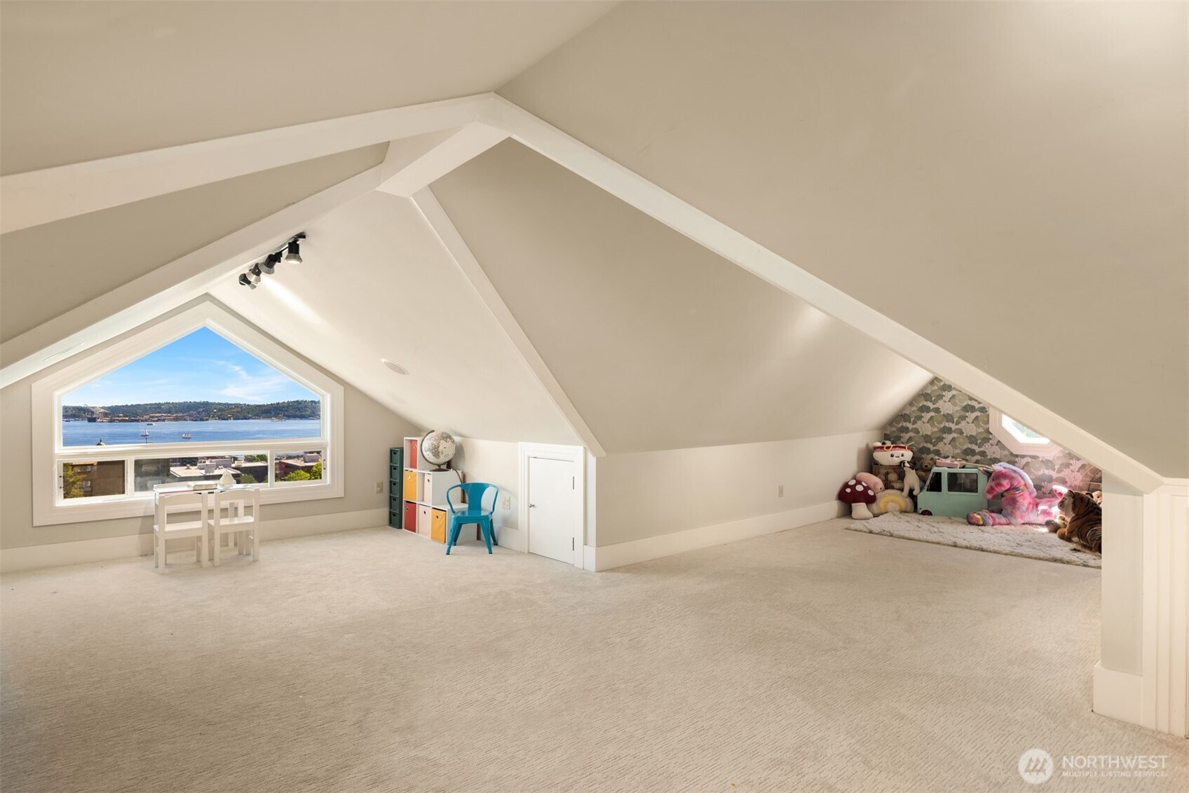 1012 2nd Avenue W, Seattle, WA 98119-3515