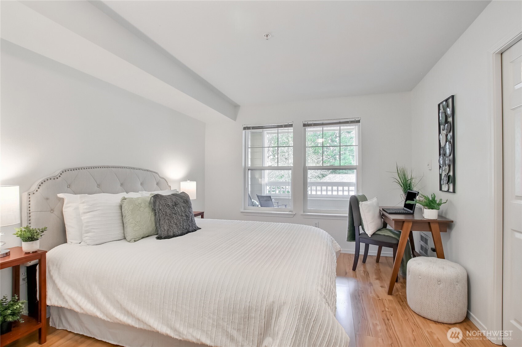 4133 224th Lane SE #202, Issaquah, WA 98029
