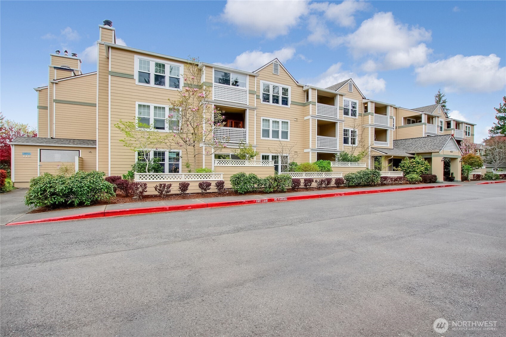 4133 224th Lane SE #202, Issaquah, WA 98029