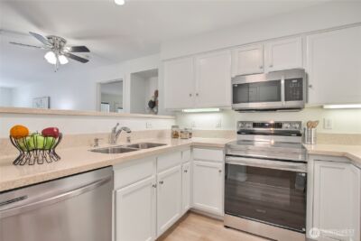 4133 224th Lane SE #202, Issaquah, WA 98029 - Photo 3
