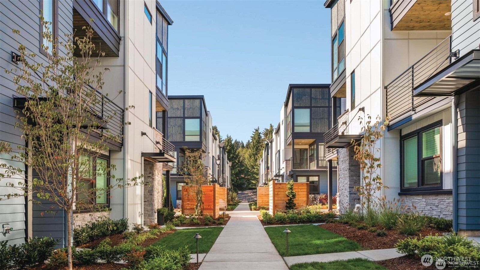 10810 (HS 52) 120TH Lane NE #B, Kirkland, WA 98033