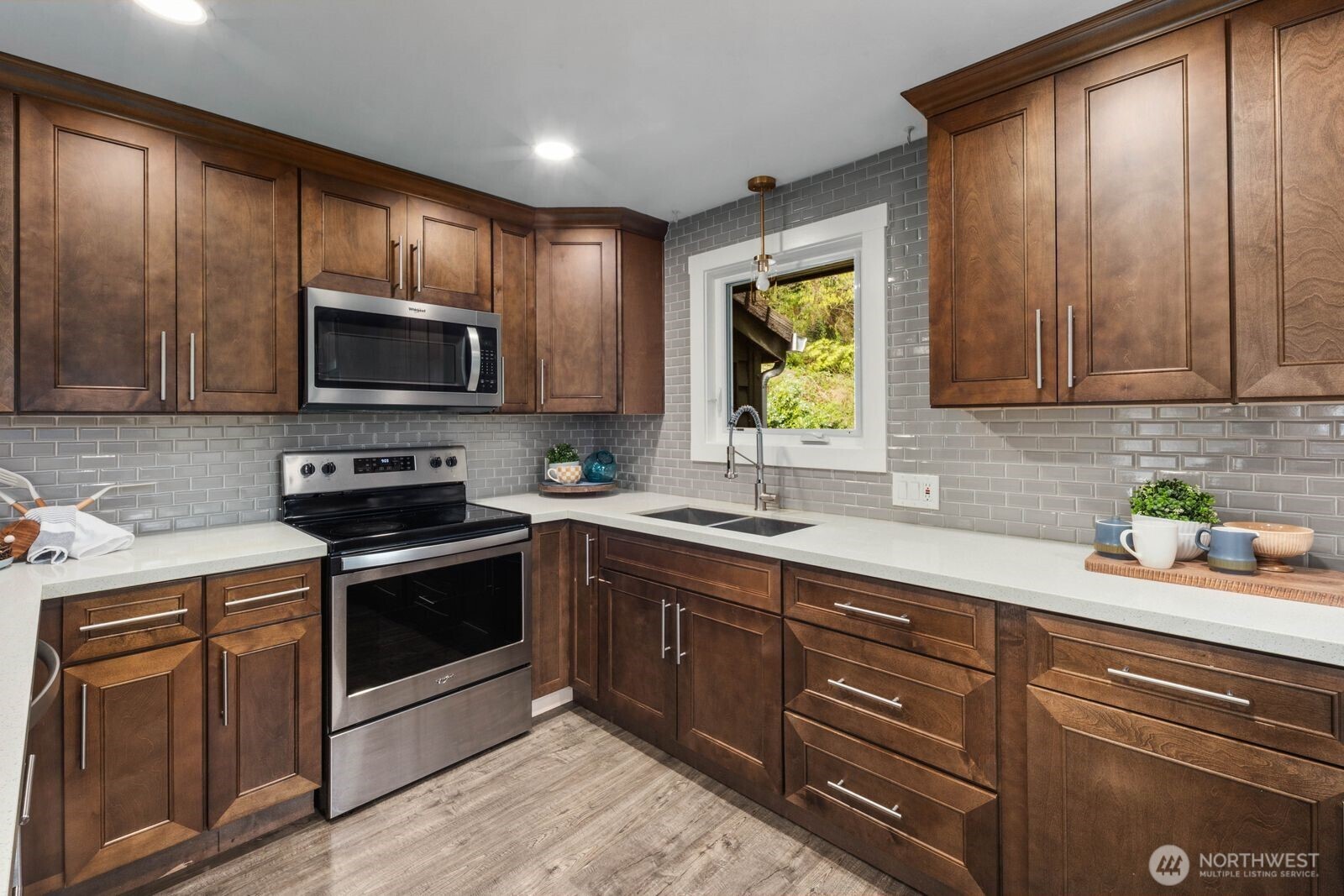 21866 35th Avenue S, SeaTac, WA 98198