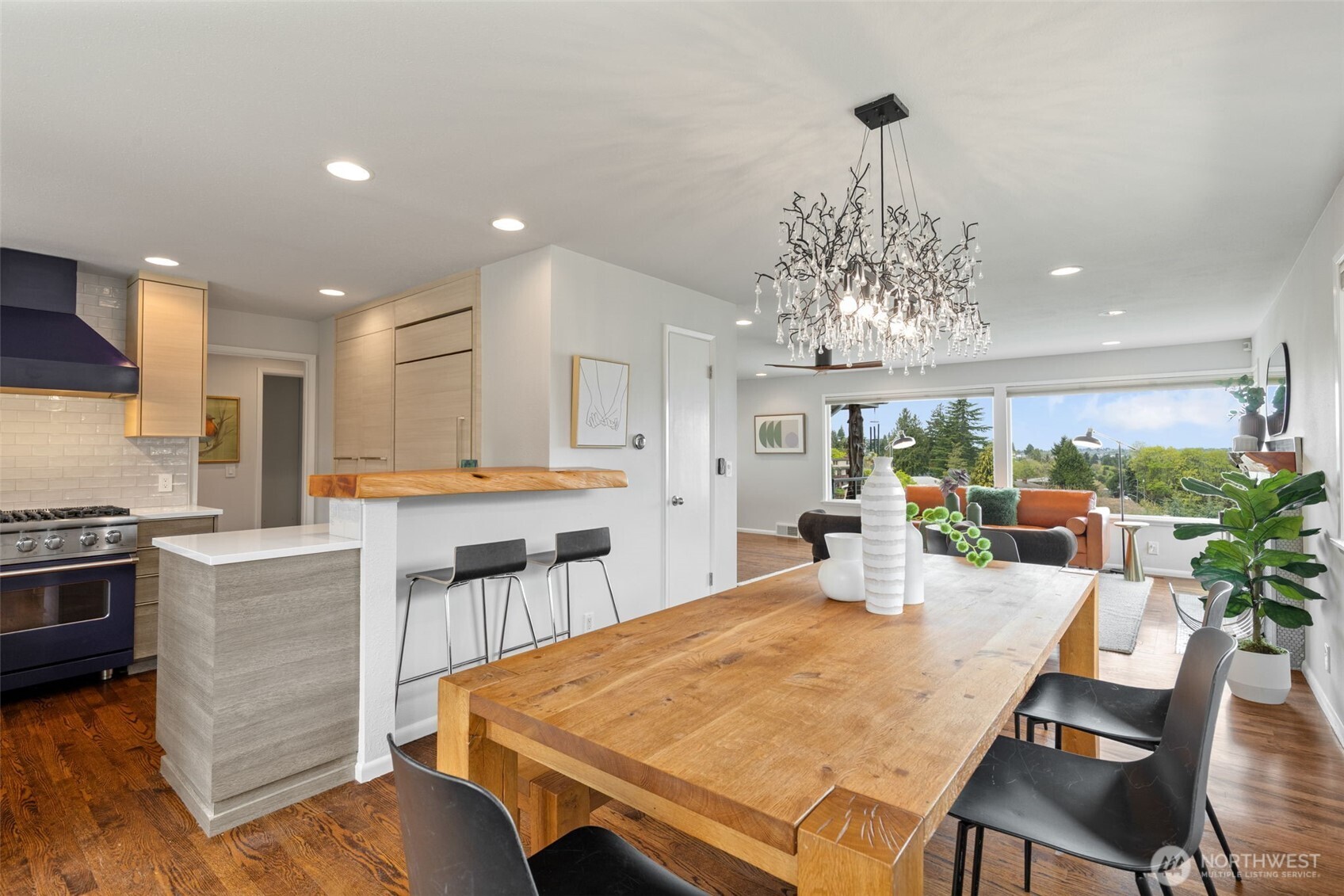 7127 S Sunnycrest Road , Seattle, WA 98178