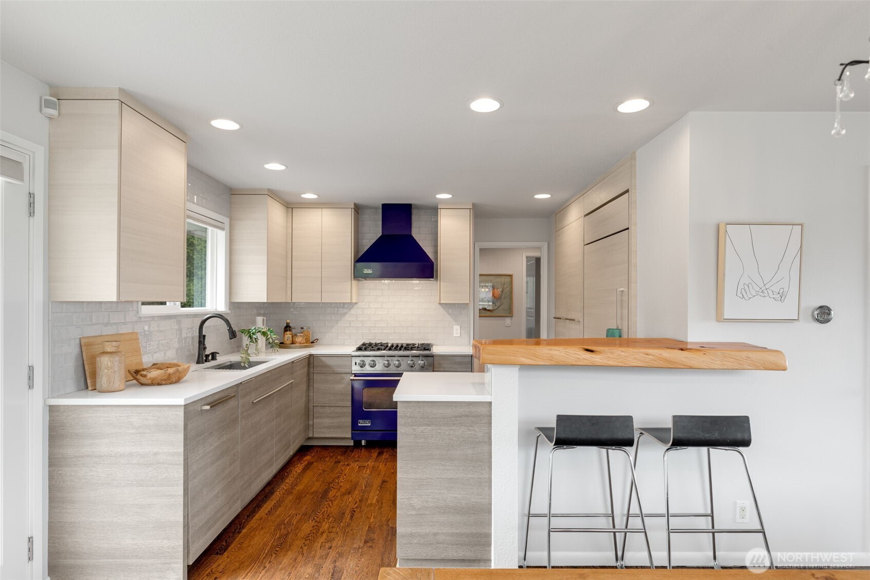 7127 S Sunnycrest Road , Seattle, WA 98178