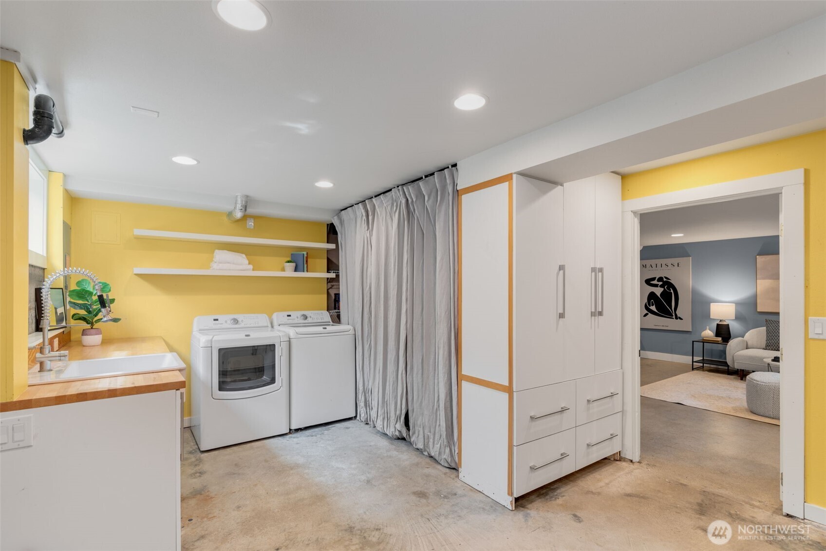7127 S Sunnycrest Road , Seattle, WA 98178